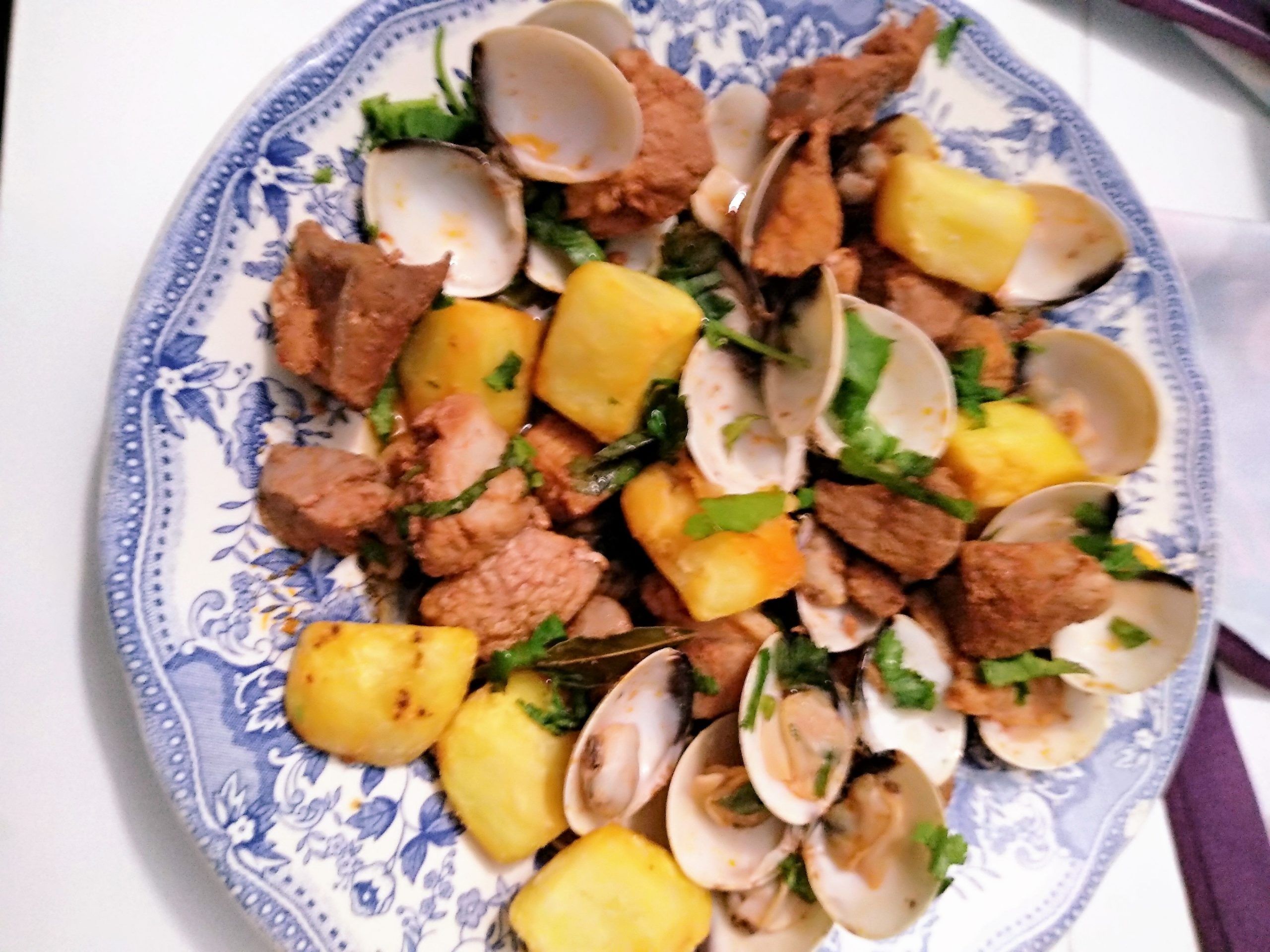 Carne de cerdo con almejas a la portuguesa carne de cerdo con almejas - Carne de cerdo con almejas a la portuguesa