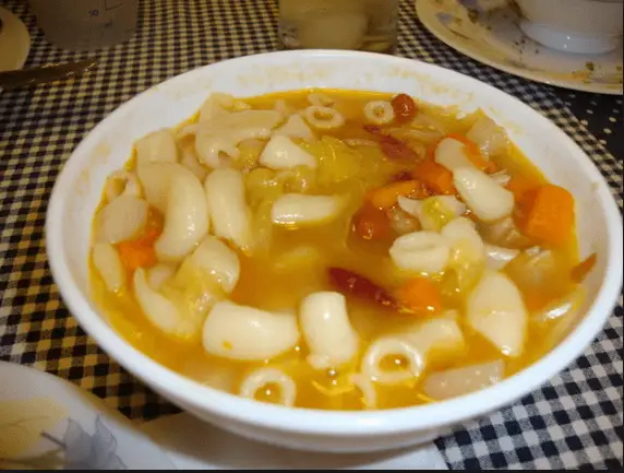 Sopa de cocido madrileño